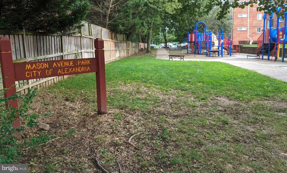 1804 N CLIFF ST, ALEXANDRIA, Virginia 22301, 2 Bedrooms Bedrooms, ,2 BathroomsBathrooms,Residential,For sale,1804 N CLIFF ST,VAAX2047142 MLS # VAAX2047142
