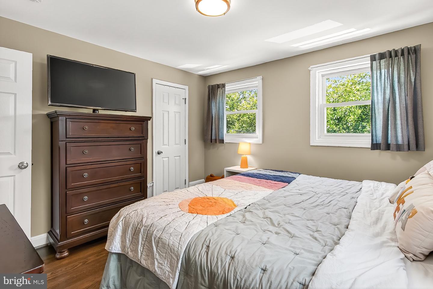 1804 N CLIFF ST, ALEXANDRIA, Virginia 22301, 2 Bedrooms Bedrooms, ,2 BathroomsBathrooms,Residential,For sale,1804 N CLIFF ST,VAAX2047142 MLS # VAAX2047142
