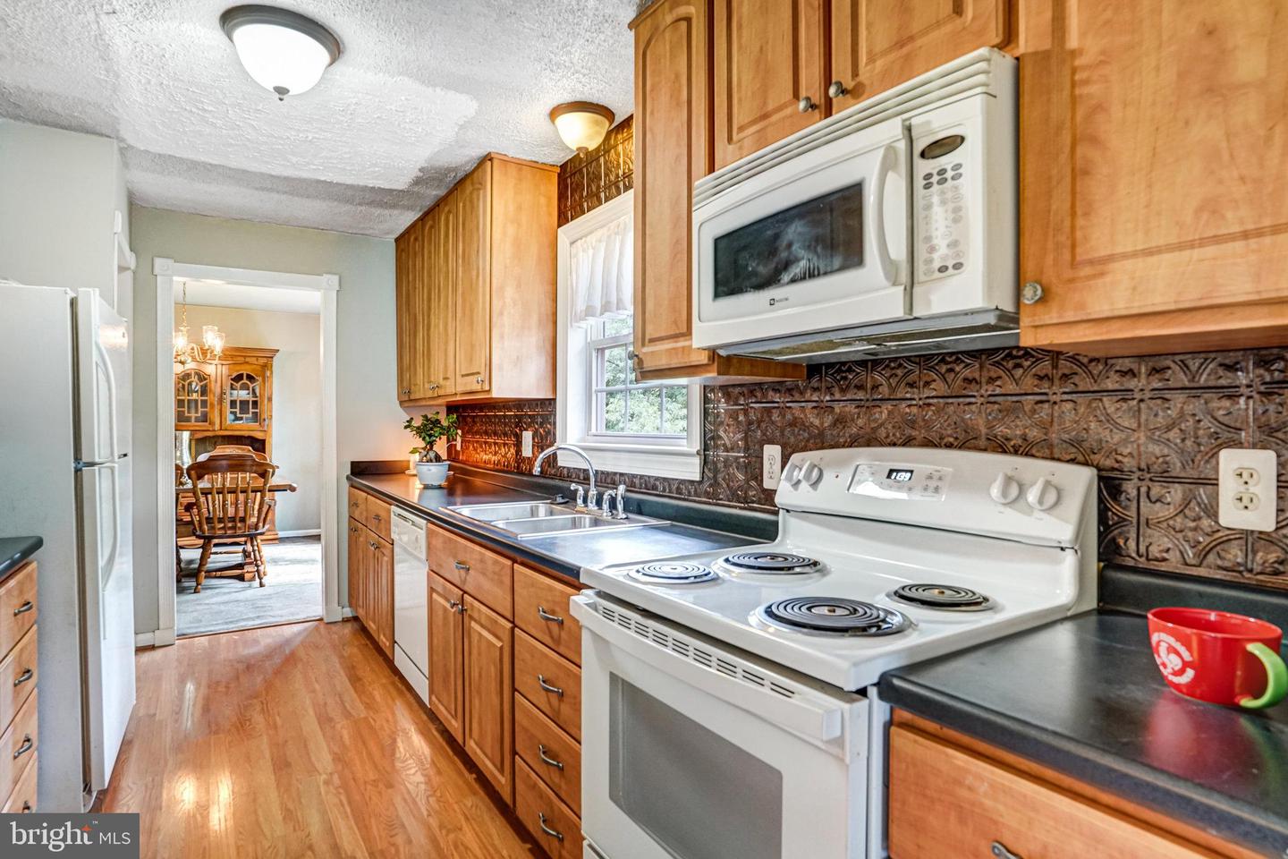6013 SHAFFER DR, ALEXANDRIA, Virginia 22310, 5 Bedrooms Bedrooms, ,2 BathroomsBathrooms,Residential,For sale,6013 SHAFFER DR,VAFX2253186 MLS # VAFX2253186