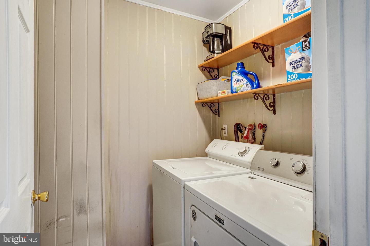 6013 SHAFFER DR, ALEXANDRIA, Virginia 22310, 5 Bedrooms Bedrooms, ,2 BathroomsBathrooms,Residential,For sale,6013 SHAFFER DR,VAFX2253186 MLS # VAFX2253186