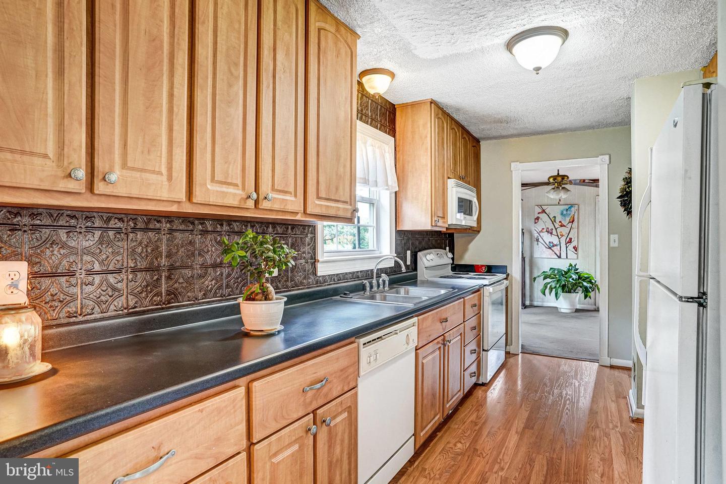 6013 SHAFFER DR, ALEXANDRIA, Virginia 22310, 5 Bedrooms Bedrooms, ,2 BathroomsBathrooms,Residential,For sale,6013 SHAFFER DR,VAFX2253186 MLS # VAFX2253186