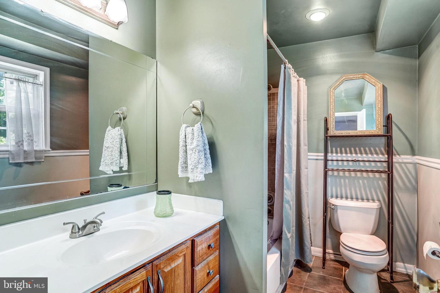 6013 SHAFFER DR, ALEXANDRIA, Virginia 22310, 5 Bedrooms Bedrooms, ,2 BathroomsBathrooms,Residential,For sale,6013 SHAFFER DR,VAFX2253186 MLS # VAFX2253186