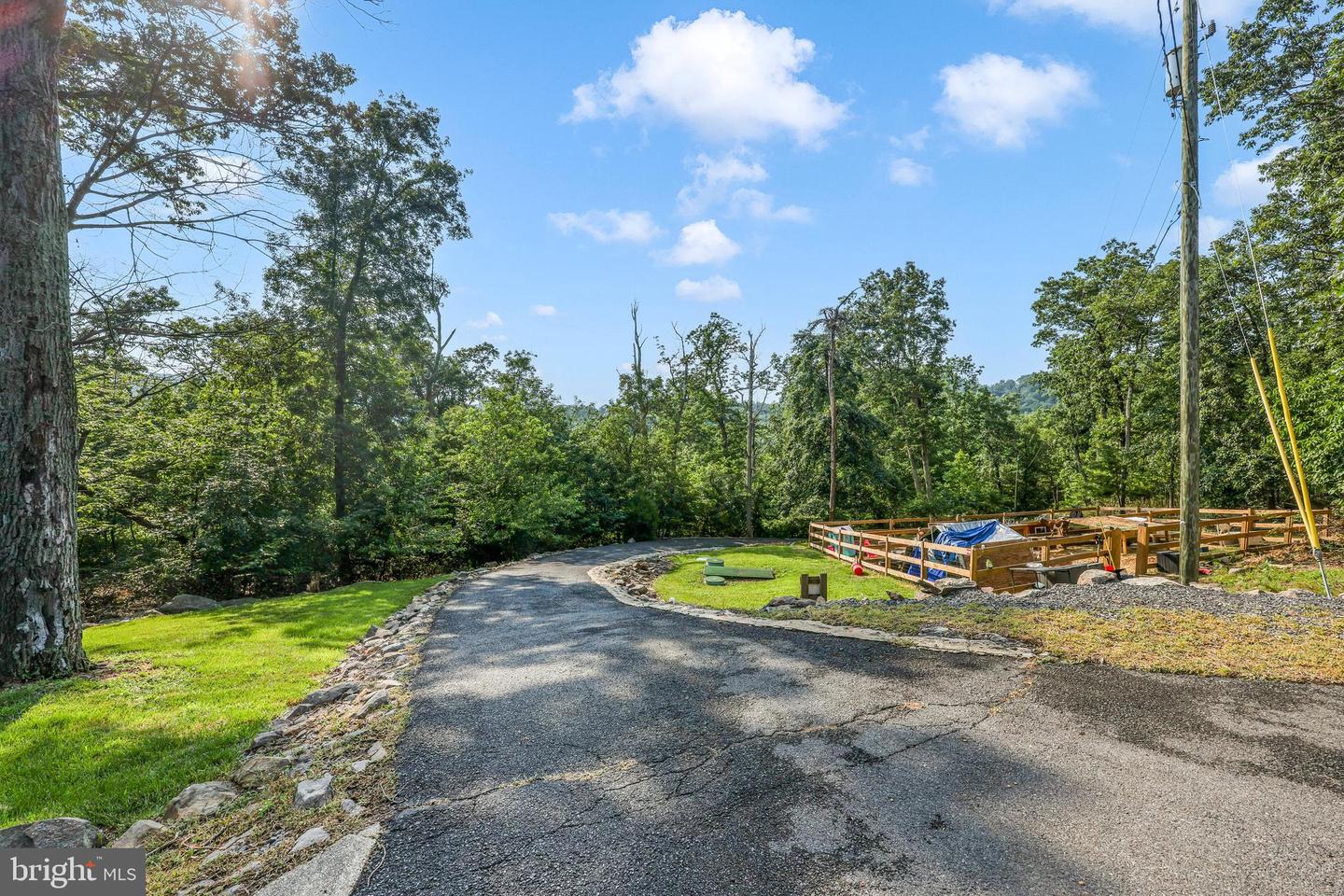 527 GRIMES GOLDEN RD, LINDEN, Virginia 22642, 4 Bedrooms Bedrooms, ,3 BathroomsBathrooms,Residential,For sale,527 GRIMES GOLDEN RD,VAWR2011614 MLS # VAWR2011614