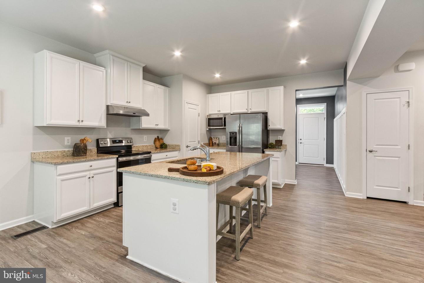 126 BROOKE VILLAGE DR, FREDERICKSBURG, Virginia 22405, 4 Bedrooms Bedrooms, 7 Rooms Rooms,2 BathroomsBathrooms,Residential,For sale,126 BROOKE VILLAGE DR,VAST2040474 MLS # VAST2040474