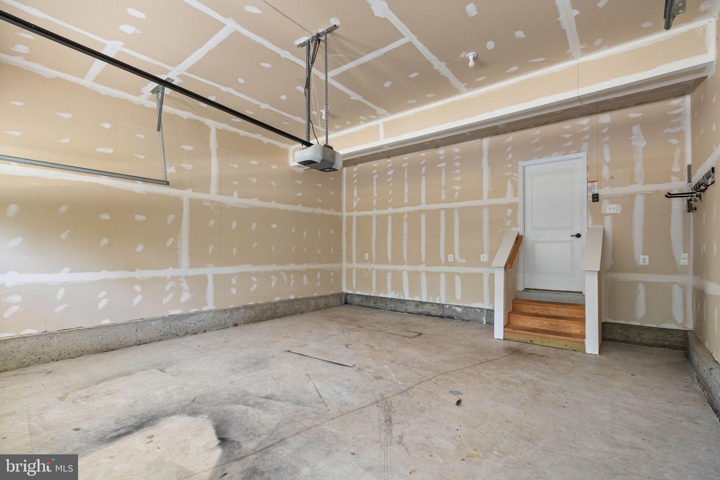 126 BROOKE VILLAGE DR, FREDERICKSBURG, Virginia 22405, 4 Bedrooms Bedrooms, 7 Rooms Rooms,2 BathroomsBathrooms,Residential,For sale,126 BROOKE VILLAGE DR,VAST2040474 MLS # VAST2040474