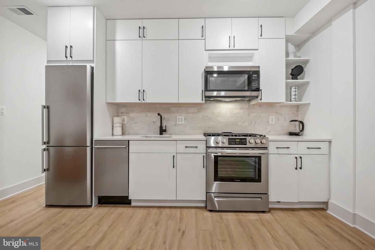 256 15TH ST SE #1, WASHINGTON, District Of Columbia 20003, 2 Bedrooms Bedrooms, ,1 BathroomBathrooms,Residential,For sale,256 15TH ST SE #1,DCDC2208878 MLS # DCDC2208878 256 15TH ST SE #1, WASHINGTON, District Of Columbia 20003, 2 Bedrooms Bedrooms, ,1 BathroomBathrooms,Residential,For sale,256 15TH ST SE #1,DCDC2208878 MLS # DCDC2208878