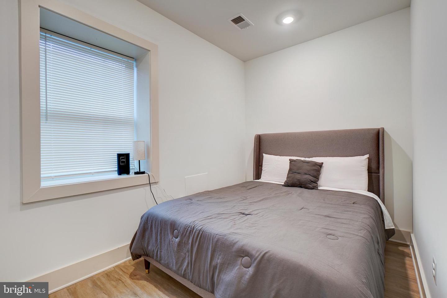 256 15TH ST SE #1, WASHINGTON, District Of Columbia 20003, 2 Bedrooms Bedrooms, ,1 BathroomBathrooms,Residential,For sale,256 15TH ST SE #1,DCDC2208878 MLS # DCDC2208878 256 15TH ST SE #1, WASHINGTON, District Of Columbia 20003, 2 Bedrooms Bedrooms, ,1 BathroomBathrooms,Residential,For sale,256 15TH ST SE #1,DCDC2208878 MLS # DCDC2208878