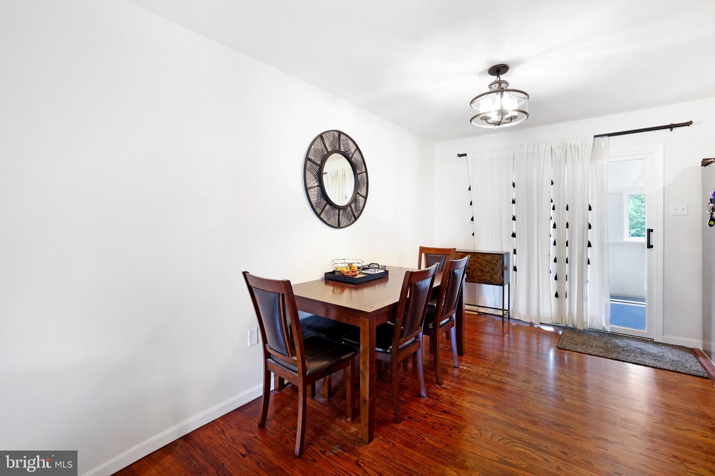 105 S SAINT PAUL ST, HAMILTON, Virginia 20158, 3 Bedrooms Bedrooms, ,2 BathroomsBathrooms,Residential,For sale,105 S SAINT PAUL ST,VALO2101196 MLS # VALO2101196