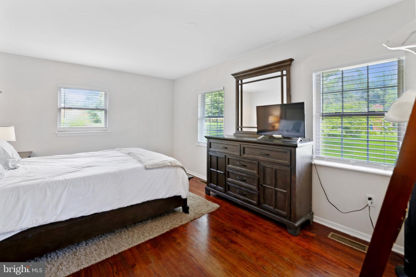 105 S SAINT PAUL ST, HAMILTON, Virginia 20158, 3 Bedrooms Bedrooms, ,2 BathroomsBathrooms,Residential,For sale,105 S SAINT PAUL ST,VALO2101196 MLS # VALO2101196