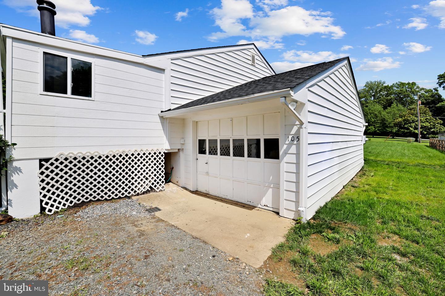 105 S SAINT PAUL ST, HAMILTON, Virginia 20158, 3 Bedrooms Bedrooms, ,2 BathroomsBathrooms,Residential,For sale,105 S SAINT PAUL ST,VALO2101196 MLS # VALO2101196