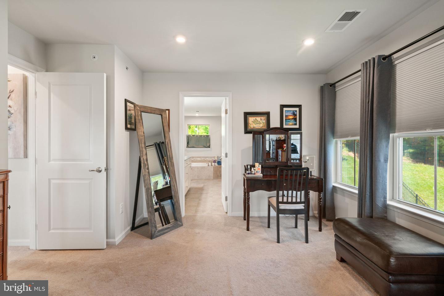 2044 SCARLET PINE RD, DUMFRIES, Virginia 22026, 4 Bedrooms Bedrooms, ,3 BathroomsBathrooms,Residential,For sale,2044 SCARLET PINE RD,VAPW2098546 MLS # VAPW2098546