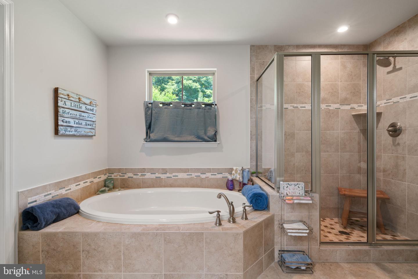 2044 SCARLET PINE RD, DUMFRIES, Virginia 22026, 4 Bedrooms Bedrooms, ,3 BathroomsBathrooms,Residential,For sale,2044 SCARLET PINE RD,VAPW2098546 MLS # VAPW2098546