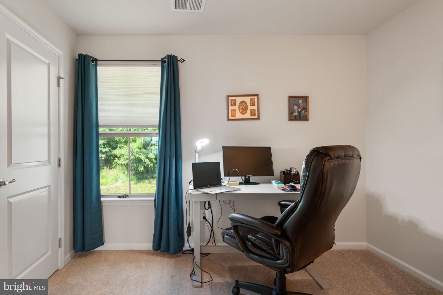2044 SCARLET PINE RD, DUMFRIES, Virginia 22026, 4 Bedrooms Bedrooms, ,3 BathroomsBathrooms,Residential,For sale,2044 SCARLET PINE RD,VAPW2098546 MLS # VAPW2098546