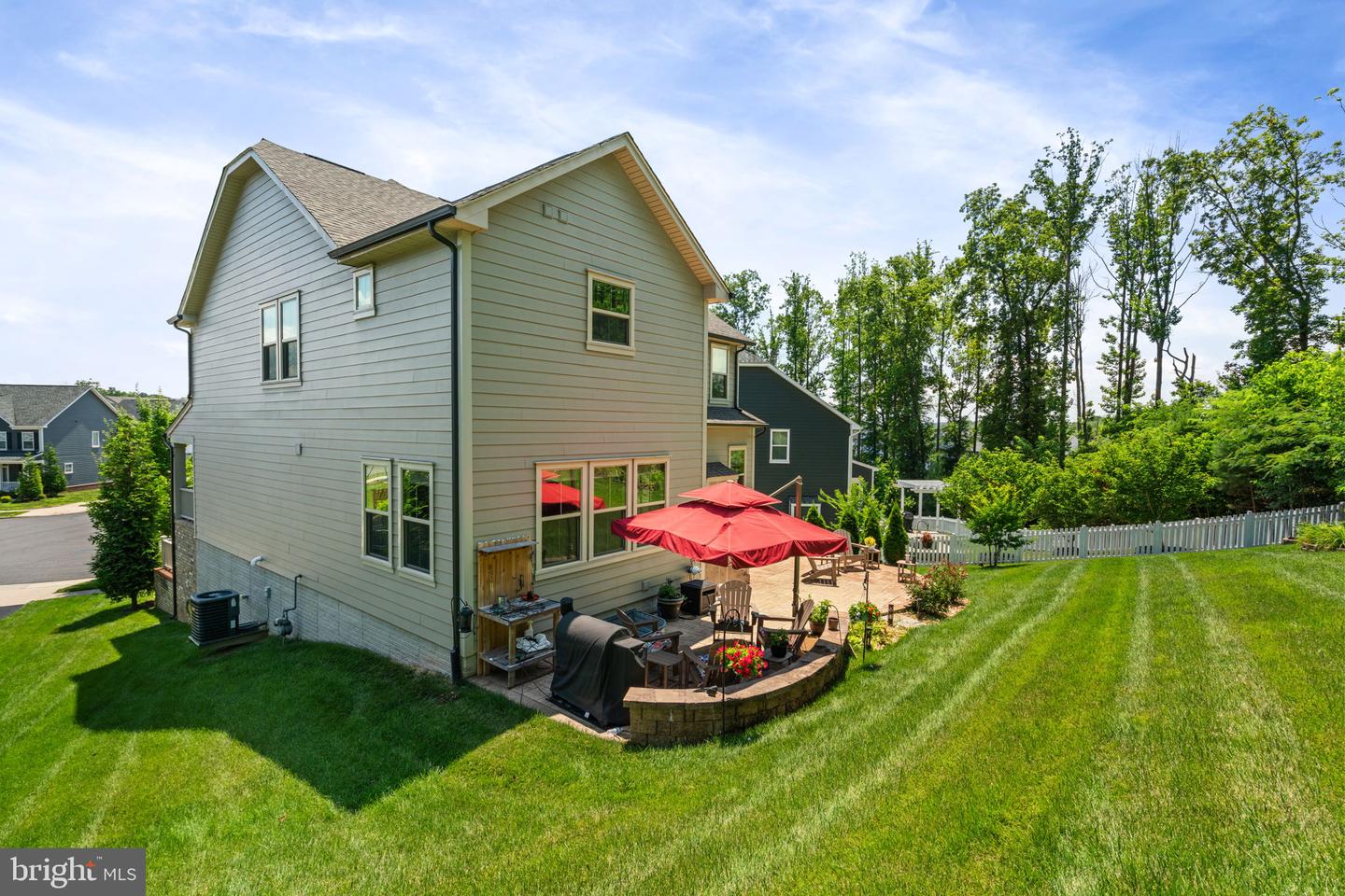 2044 SCARLET PINE RD, DUMFRIES, Virginia 22026, 4 Bedrooms Bedrooms, ,3 BathroomsBathrooms,Residential,For sale,2044 SCARLET PINE RD,VAPW2098546 MLS # VAPW2098546