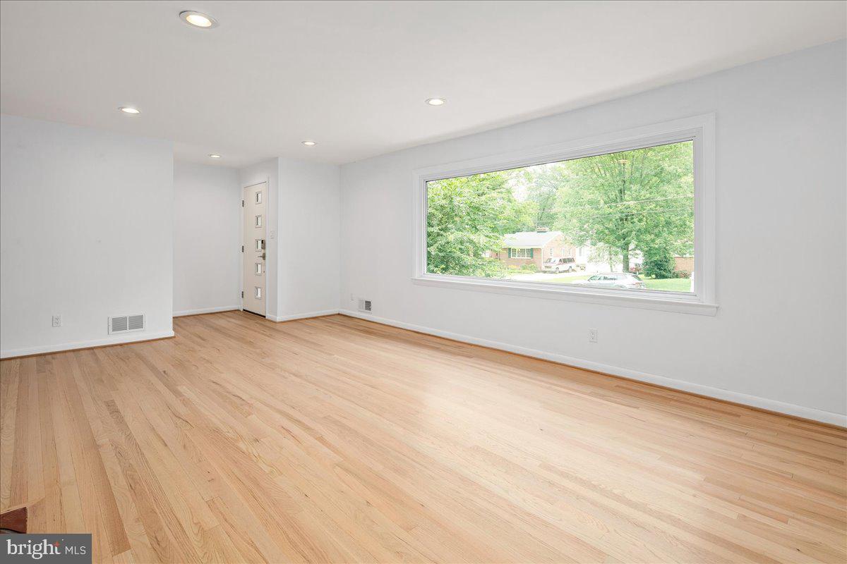 9026 MCNAIR DR, ALEXANDRIA, Virginia 22309, 4 Bedrooms Bedrooms, ,2 BathroomsBathrooms,Residential,For sale,9026 MCNAIR DR,VAFX2253420 MLS # VAFX2253420