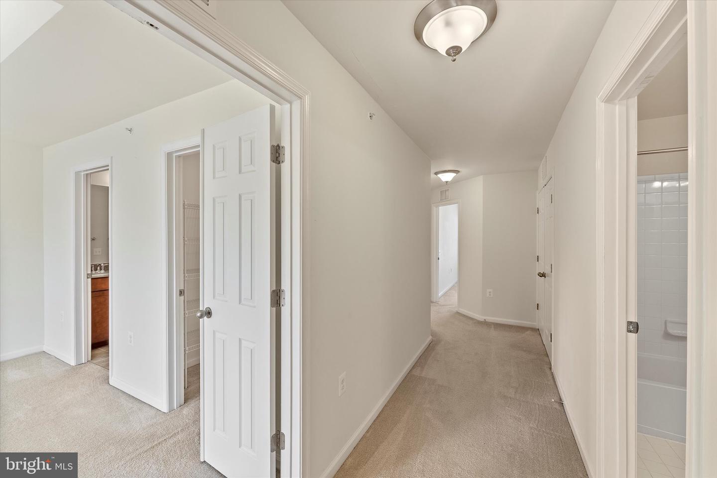43518 STONECLIFF TER, CHANTILLY, Virginia 20152, 3 Bedrooms Bedrooms, ,2 BathroomsBathrooms,Residential,For sale,43518 STONECLIFF TER,VALO2101238 MLS # VALO2101238