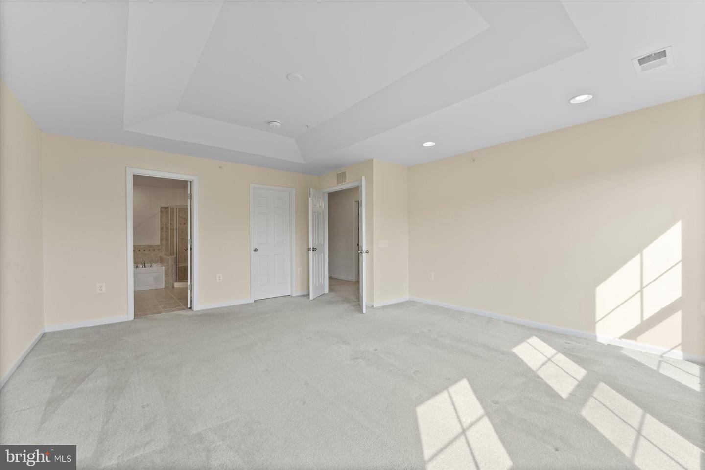 43518 STONECLIFF TER, CHANTILLY, Virginia 20152, 3 Bedrooms Bedrooms, ,2 BathroomsBathrooms,Residential,For sale,43518 STONECLIFF TER,VALO2101238 MLS # VALO2101238