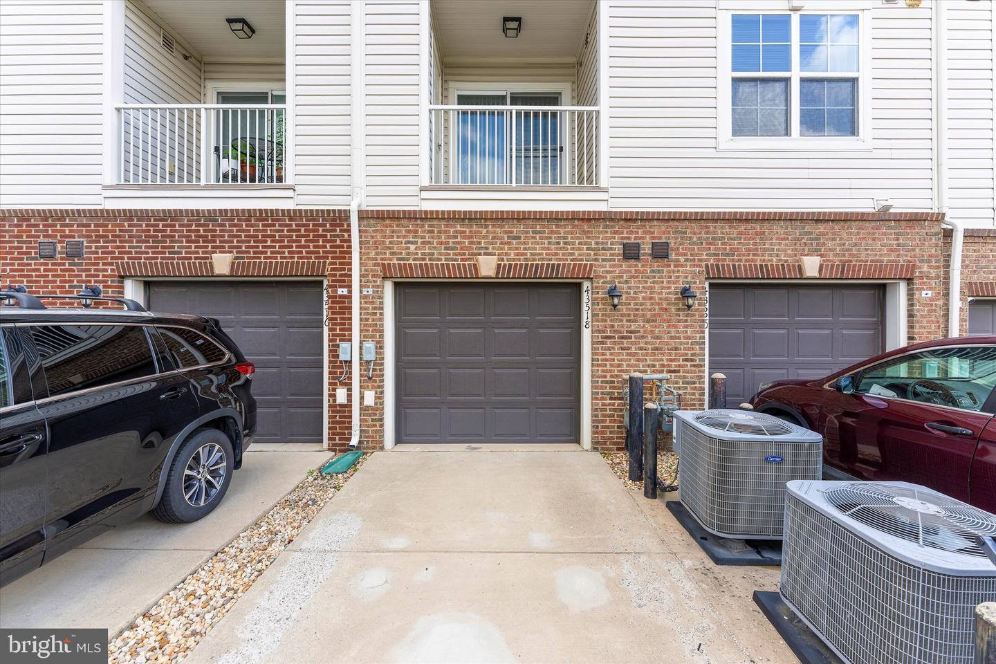 43518 STONECLIFF TER, CHANTILLY, Virginia 20152, 3 Bedrooms Bedrooms, ,2 BathroomsBathrooms,Residential,For sale,43518 STONECLIFF TER,VALO2101238 MLS # VALO2101238