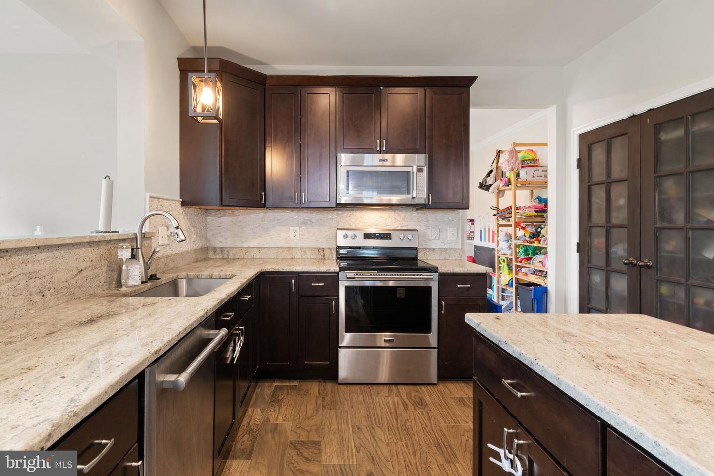 221 CANNON WAY, WARRENTON, Virginia 20186, 5 Bedrooms Bedrooms, ,3 BathroomsBathrooms,Residential,For sale,221 CANNON WAY,VAFQ2017340 MLS # VAFQ2017340