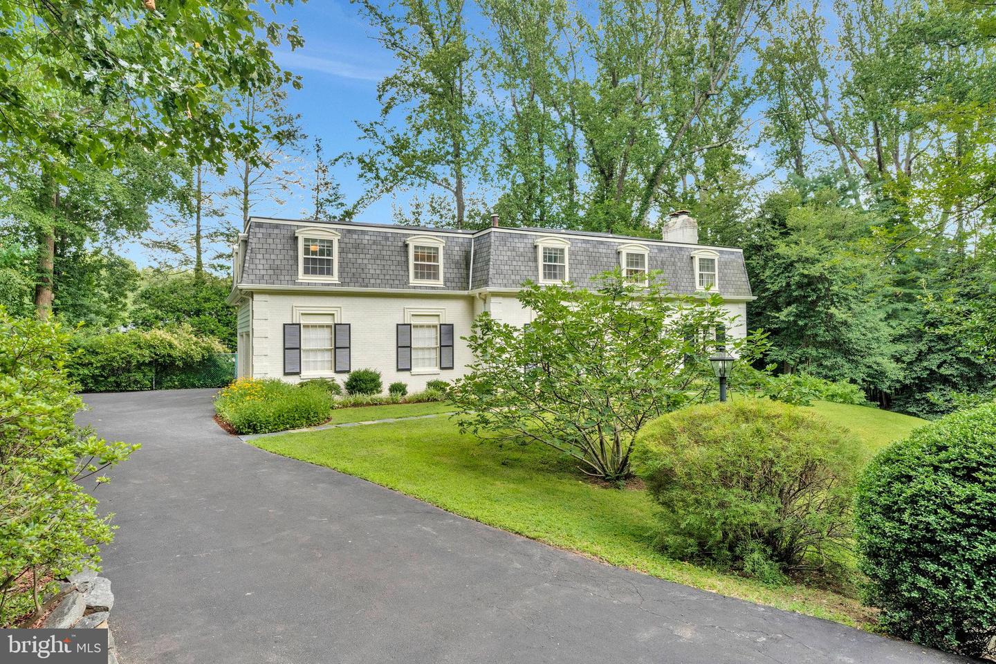 865 MERRIEWOOD LN, MCLEAN, Virginia 22102, 4 Bedrooms Bedrooms, ,3 BathroomsBathrooms,Residential,For sale,865 MERRIEWOOD LN,VAFX2253524 MLS # VAFX2253524