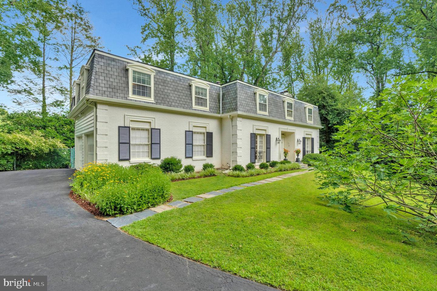 865 MERRIEWOOD LN, MCLEAN, Virginia 22102, 4 Bedrooms Bedrooms, ,3 BathroomsBathrooms,Residential,For sale,865 MERRIEWOOD LN,VAFX2253524 MLS # VAFX2253524