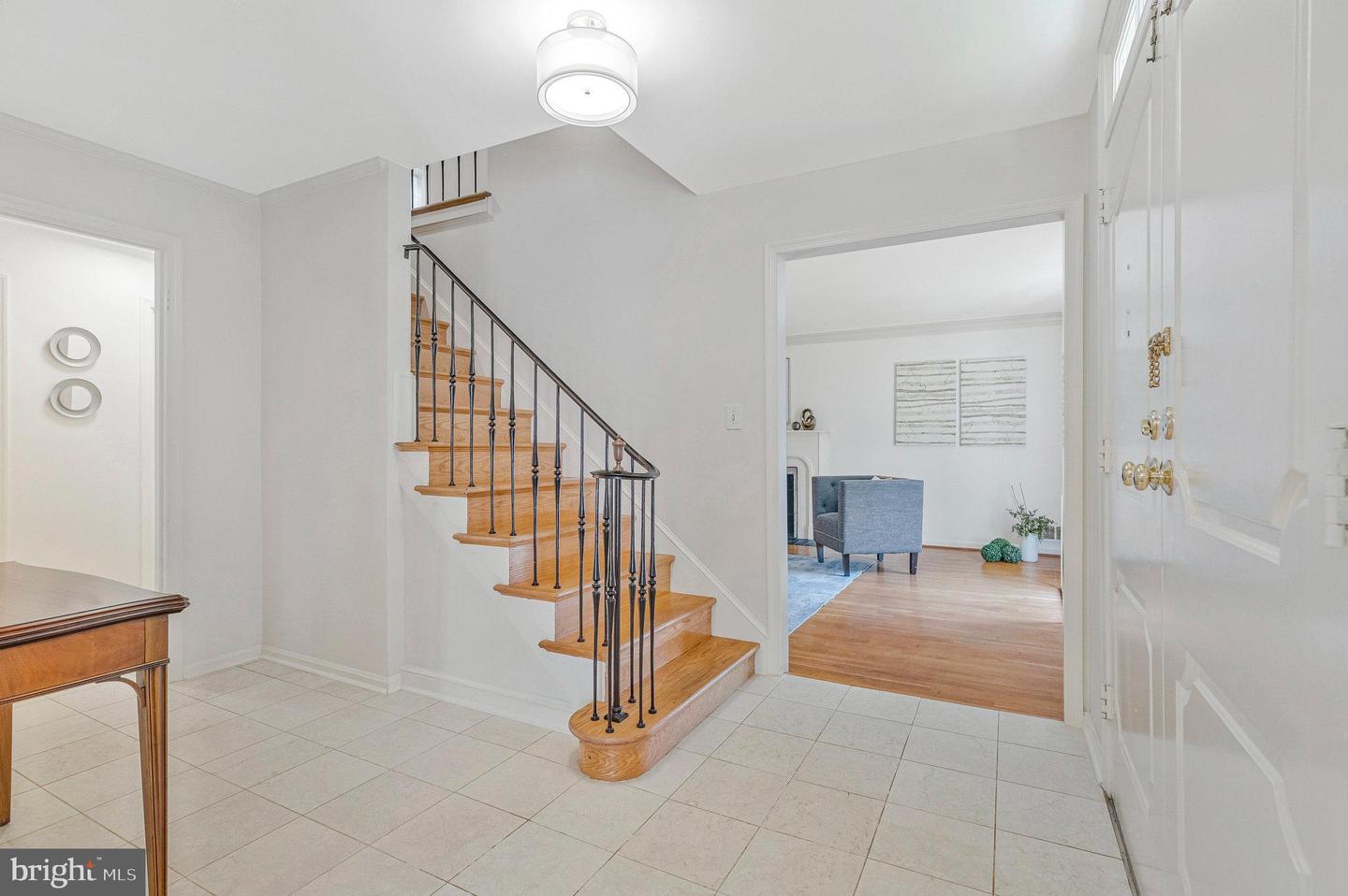 865 MERRIEWOOD LN, MCLEAN, Virginia 22102, 4 Bedrooms Bedrooms, ,3 BathroomsBathrooms,Residential,For sale,865 MERRIEWOOD LN,VAFX2253524 MLS # VAFX2253524