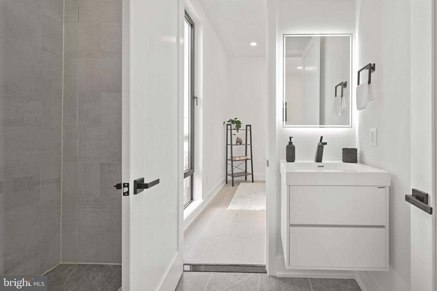 517 MONTANA AVE NE #3A, WASHINGTON, District Of Columbia 20017, 3 Bedrooms Bedrooms, ,2 BathroomsBathrooms,Residential,For sale,517 MONTANA AVE NE #3A,DCDC2209128 MLS # DCDC2209128