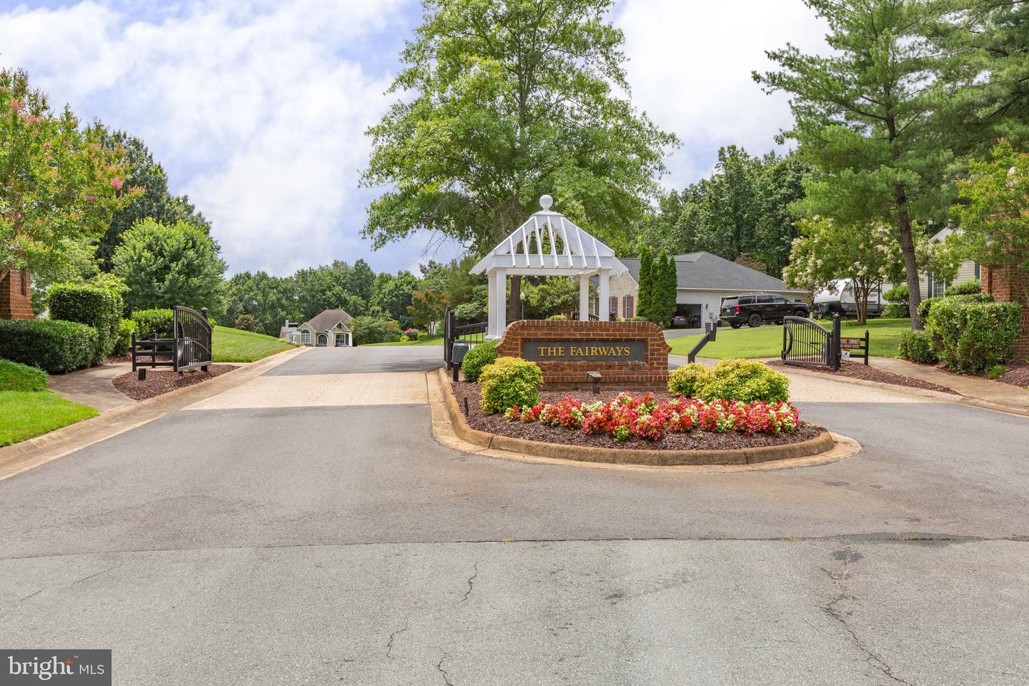 3714 FAIRWAYS CT, FREDERICKSBURG, Virginia 22408, 7 Bedrooms Bedrooms, ,4 BathroomsBathrooms,Residential,For sale,3714 FAIRWAYS CT,VASP2034446 MLS # VASP2034446