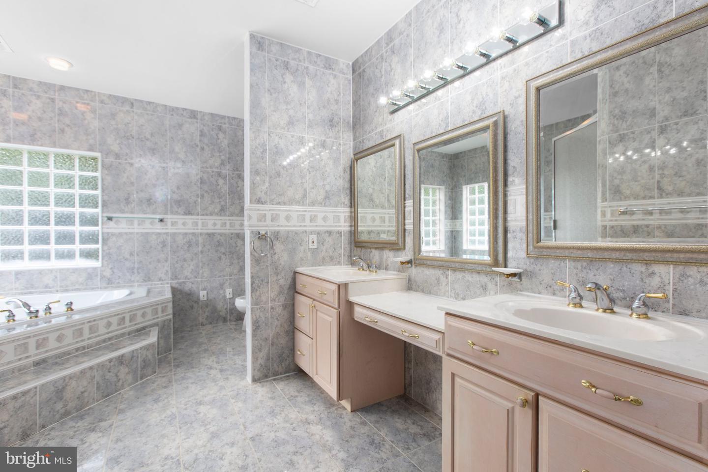 3714 FAIRWAYS CT, FREDERICKSBURG, Virginia 22408, 7 Bedrooms Bedrooms, ,4 BathroomsBathrooms,Residential,For sale,3714 FAIRWAYS CT,VASP2034446 MLS # VASP2034446