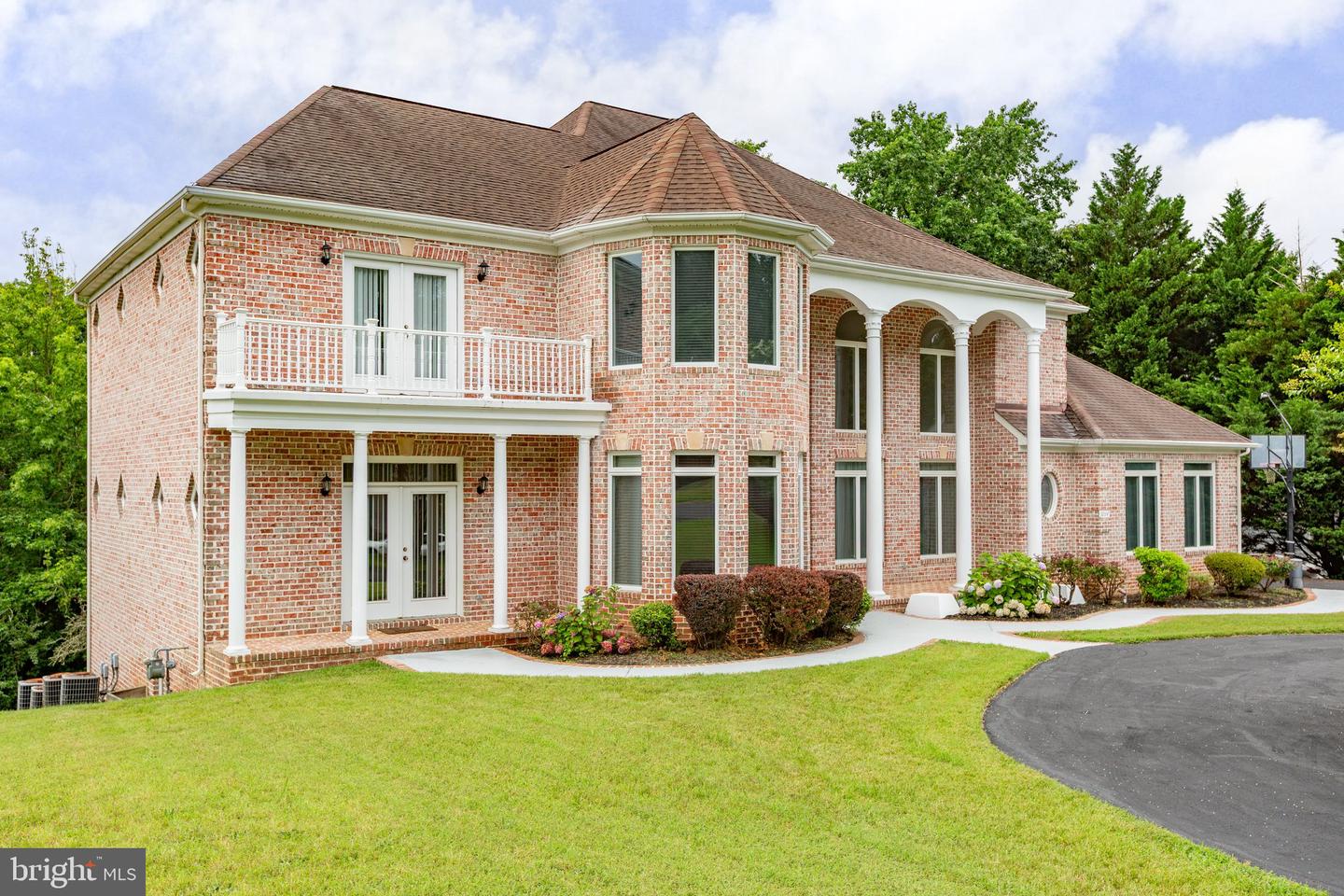 3714 FAIRWAYS CT, FREDERICKSBURG, Virginia 22408, 7 Bedrooms Bedrooms, ,4 BathroomsBathrooms,Residential,For sale,3714 FAIRWAYS CT,VASP2034446 MLS # VASP2034446