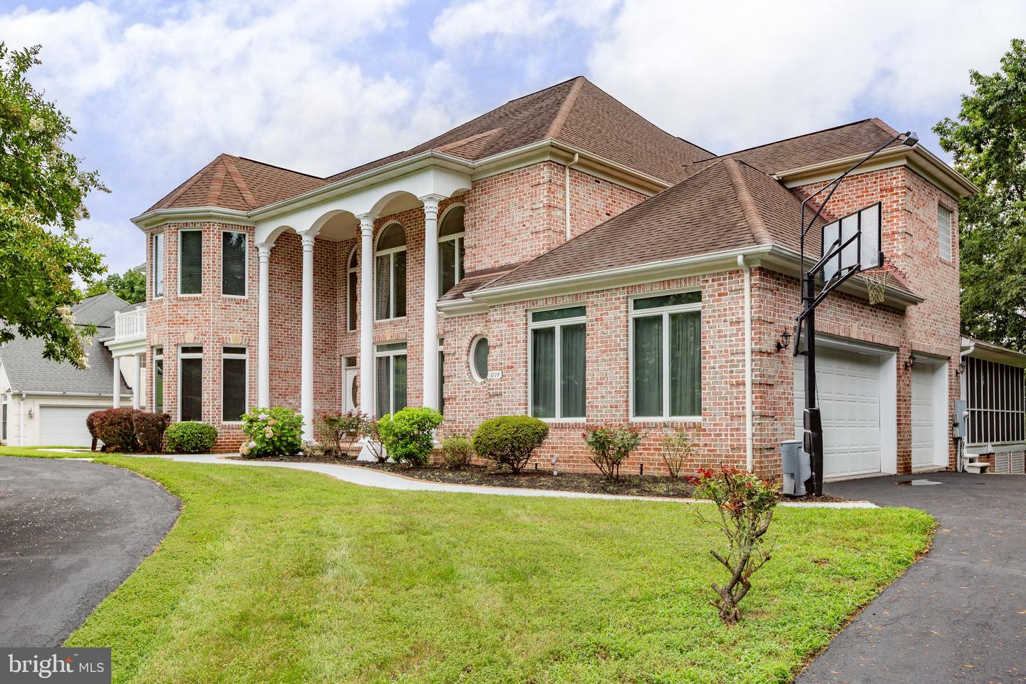 3714 FAIRWAYS CT, FREDERICKSBURG, Virginia 22408, 7 Bedrooms Bedrooms, ,4 BathroomsBathrooms,Residential,For sale,3714 FAIRWAYS CT,VASP2034446 MLS # VASP2034446