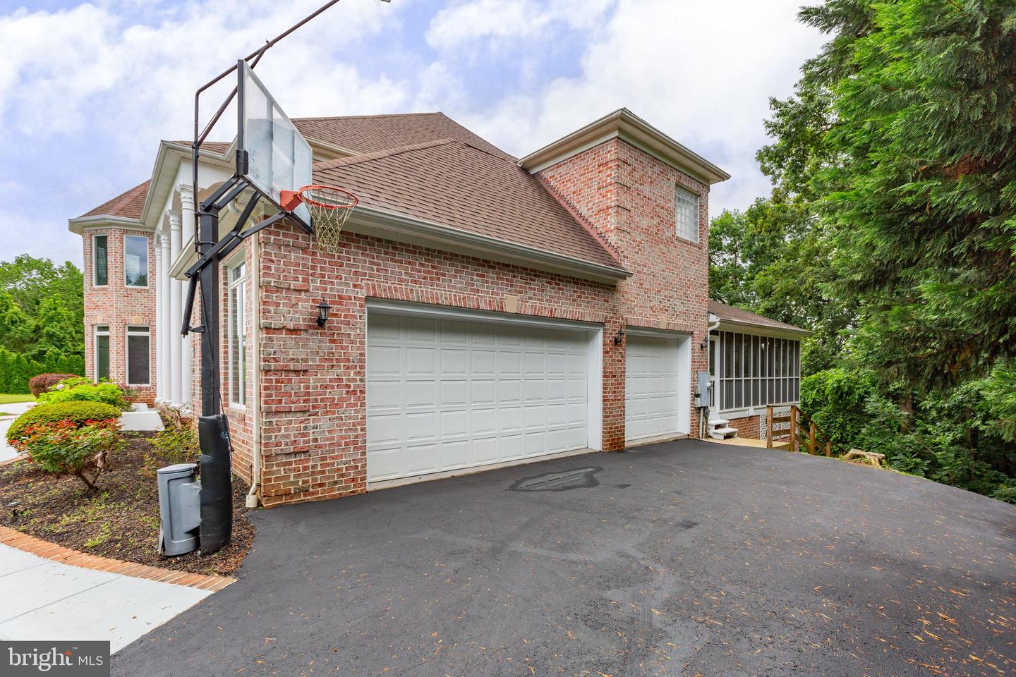 3714 FAIRWAYS CT, FREDERICKSBURG, Virginia 22408, 7 Bedrooms Bedrooms, ,4 BathroomsBathrooms,Residential,For sale,3714 FAIRWAYS CT,VASP2034446 MLS # VASP2034446