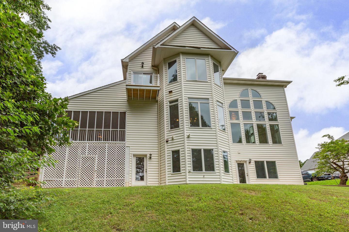 3714 FAIRWAYS CT, FREDERICKSBURG, Virginia 22408, 7 Bedrooms Bedrooms, ,4 BathroomsBathrooms,Residential,For sale,3714 FAIRWAYS CT,VASP2034446 MLS # VASP2034446