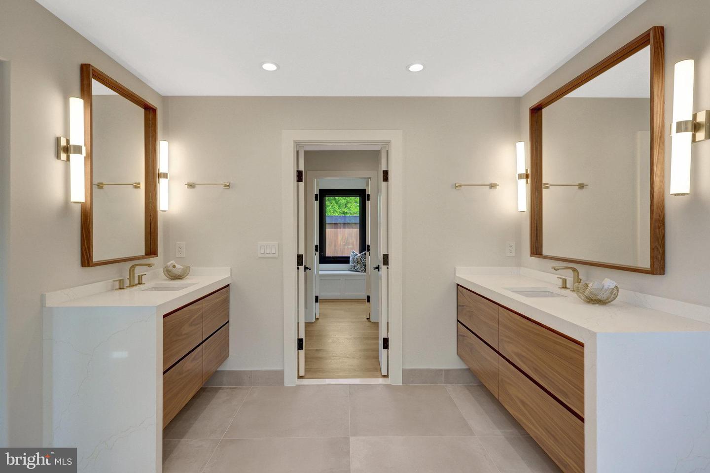 1853 MASSACHUSETTS AVE, MCLEAN, Virginia 22101, 5 Bedrooms Bedrooms, ,5 BathroomsBathrooms,Residential,For sale,1853 MASSACHUSETTS AVE,VAFX2253372 MLS # VAFX2253372