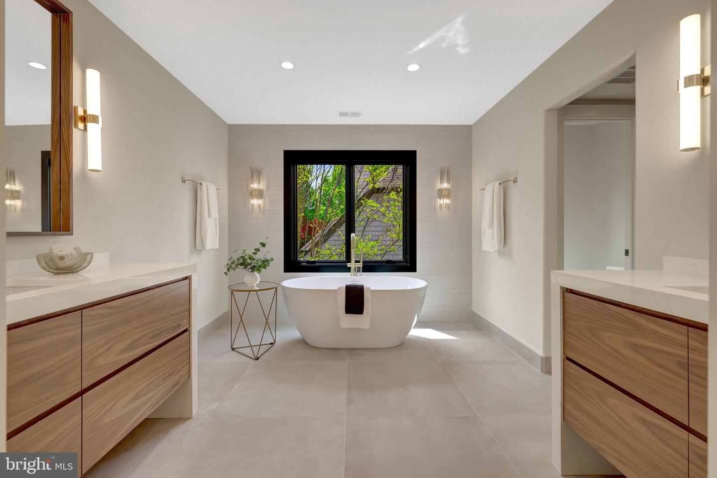 1853 MASSACHUSETTS AVE, MCLEAN, Virginia 22101, 5 Bedrooms Bedrooms, ,5 BathroomsBathrooms,Residential,For sale,1853 MASSACHUSETTS AVE,VAFX2253372 MLS # VAFX2253372