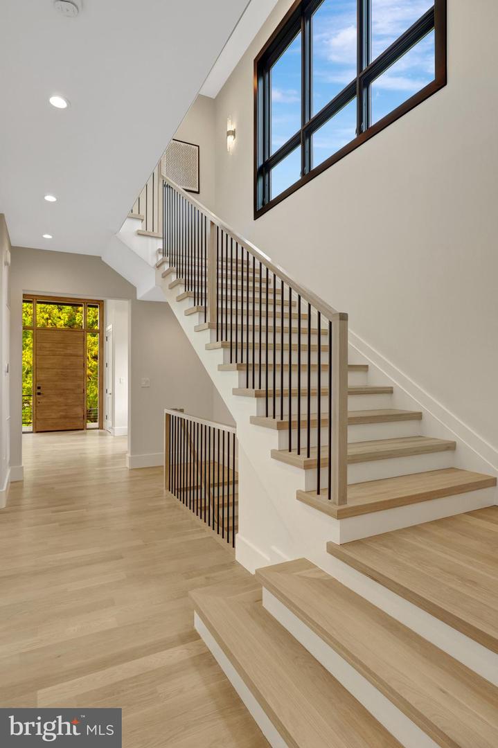 1853 MASSACHUSETTS AVE, MCLEAN, Virginia 22101, 5 Bedrooms Bedrooms, ,5 BathroomsBathrooms,Residential,For sale,1853 MASSACHUSETTS AVE,VAFX2253372 MLS # VAFX2253372