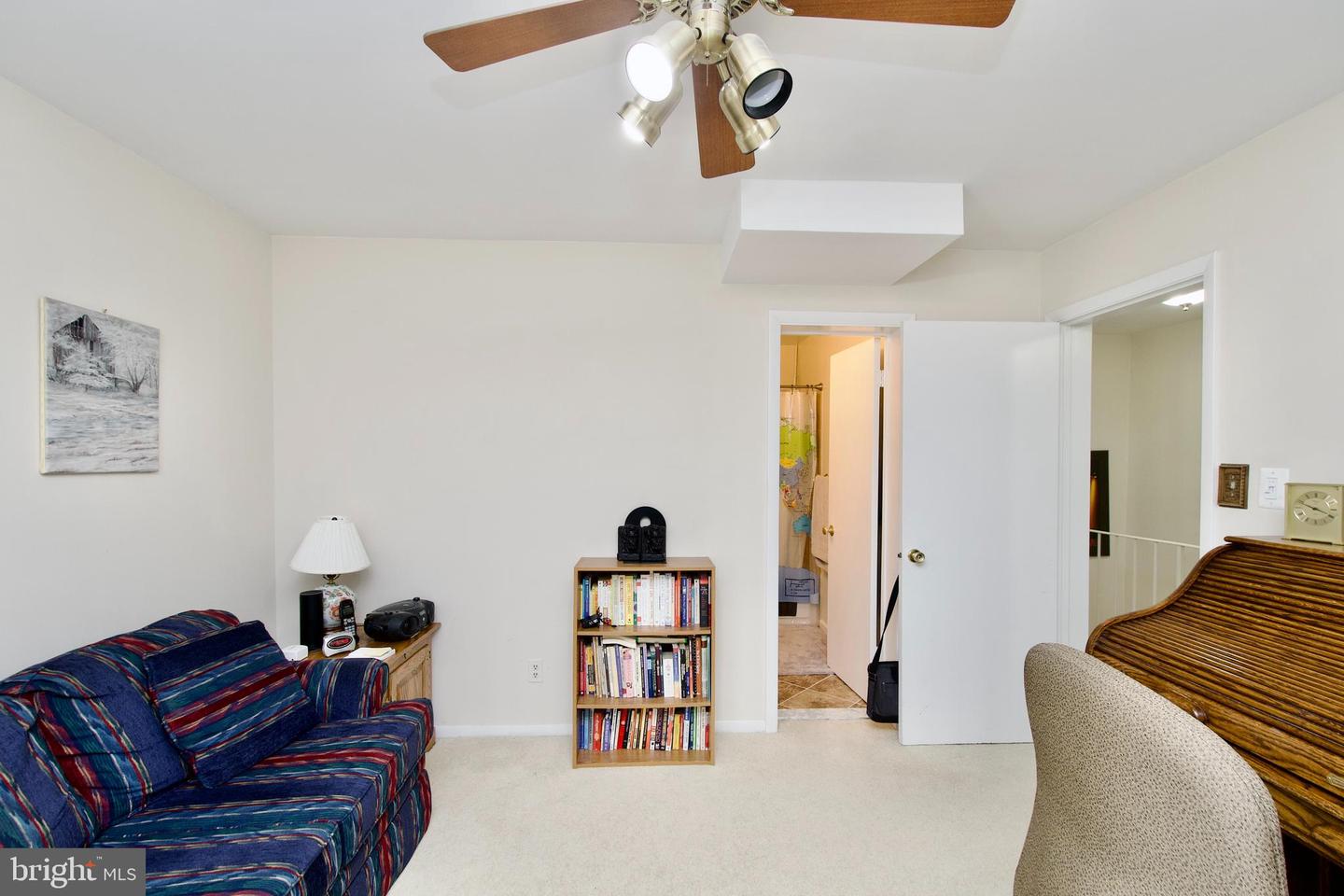 2222 S QUINCY ST #1, ARLINGTON, Virginia 22204, 2 Bedrooms Bedrooms, ,2 BathroomsBathrooms,Residential,For sale,2222 S QUINCY ST #1,VAAR2060188 MLS # VAAR2060188