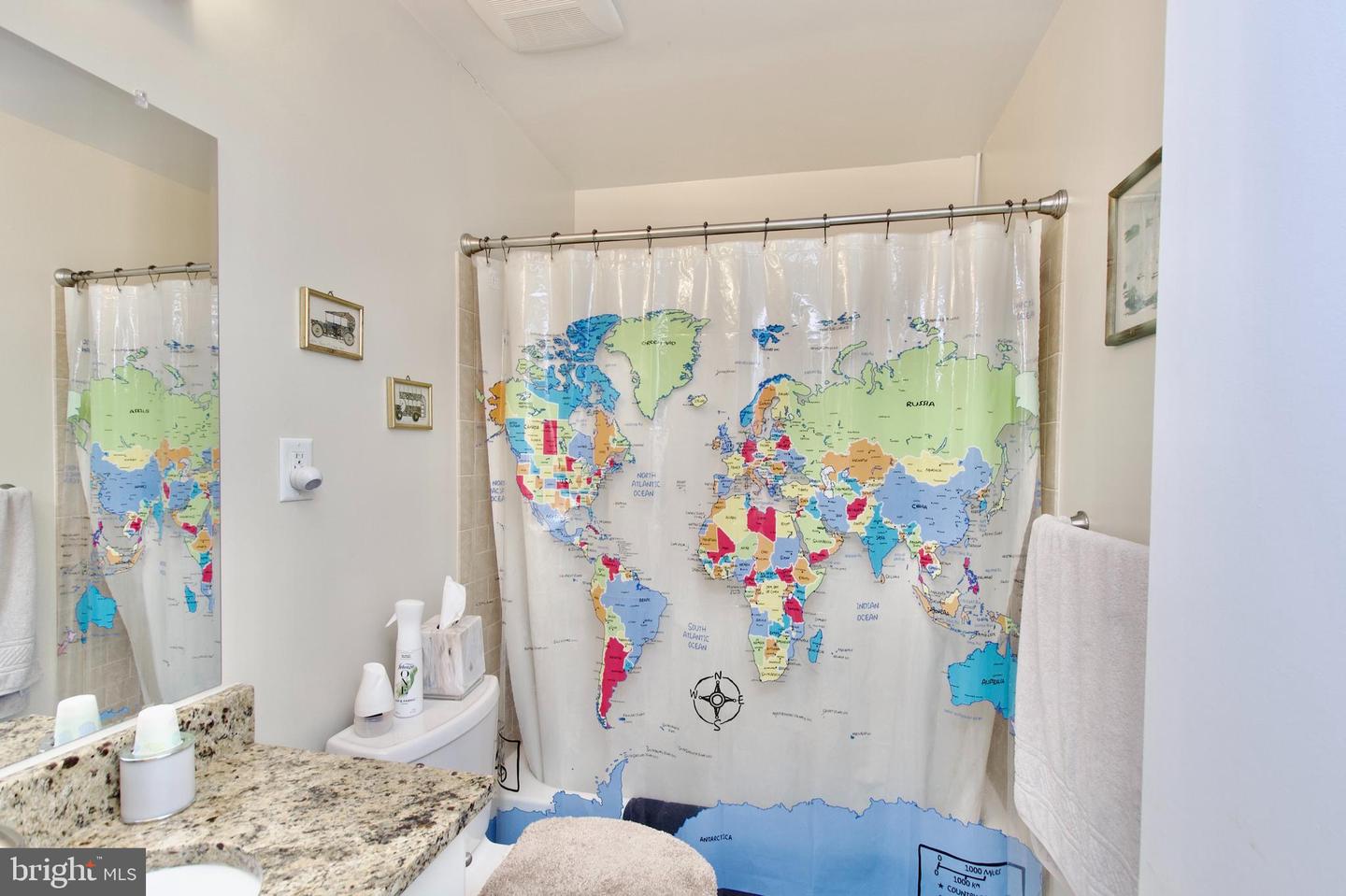 2222 S QUINCY ST #1, ARLINGTON, Virginia 22204, 2 Bedrooms Bedrooms, ,2 BathroomsBathrooms,Residential,For sale,2222 S QUINCY ST #1,VAAR2060188 MLS # VAAR2060188