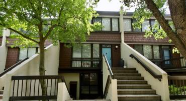 2222 S QUINCY ST #1, ARLINGTON, Virginia 22204, 2 Bedrooms Bedrooms, ,2 BathroomsBathrooms,Residential,For sale,2222 S QUINCY ST #1,VAAR2060188 MLS # VAAR2060188