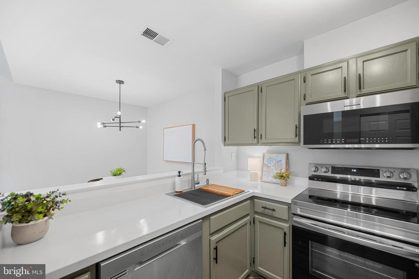 7826 HARROWGATE CIR #D, SPRINGFIELD, Virginia 22152, 1 Bedroom Bedrooms, ,1 BathroomBathrooms,Residential,For sale,7826 HARROWGATE CIR #D,VAFX2253426 MLS # VAFX2253426