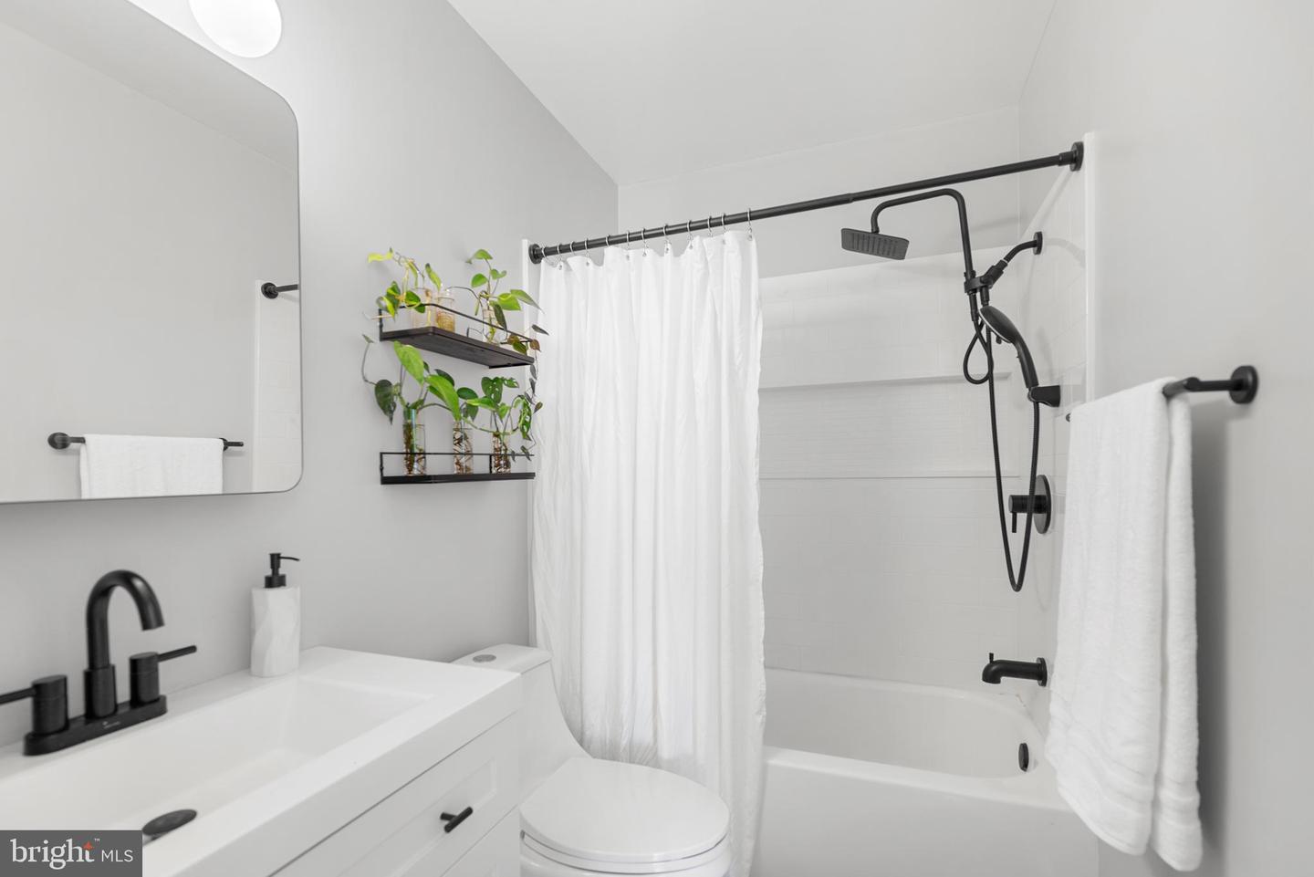 7826 HARROWGATE CIR #D, SPRINGFIELD, Virginia 22152, 1 Bedroom Bedrooms, ,1 BathroomBathrooms,Residential,For sale,7826 HARROWGATE CIR #D,VAFX2253426 MLS # VAFX2253426