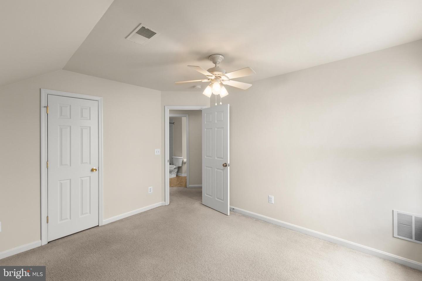 305 CHELTENHAM DR, STEPHENS CITY, Virginia 22655, 4 Bedrooms Bedrooms, ,3 BathroomsBathrooms,Residential,For sale,305 CHELTENHAM DR,VAFV2035282 MLS # VAFV2035282