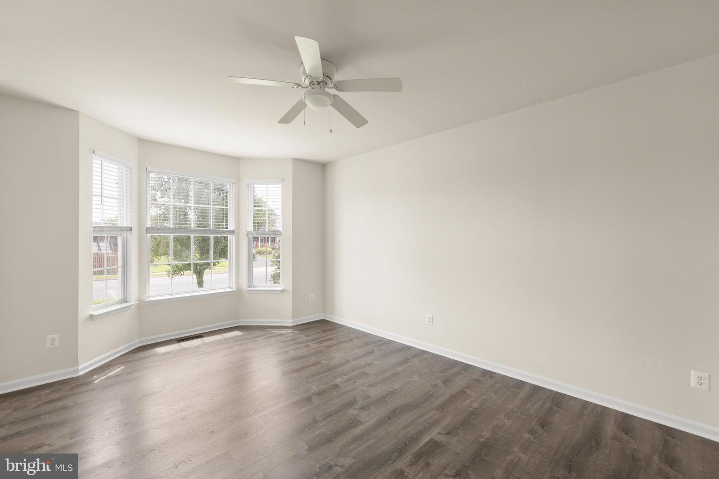 305 CHELTENHAM DR, STEPHENS CITY, Virginia 22655, 4 Bedrooms Bedrooms, ,3 BathroomsBathrooms,Residential,For sale,305 CHELTENHAM DR,VAFV2035282 MLS # VAFV2035282