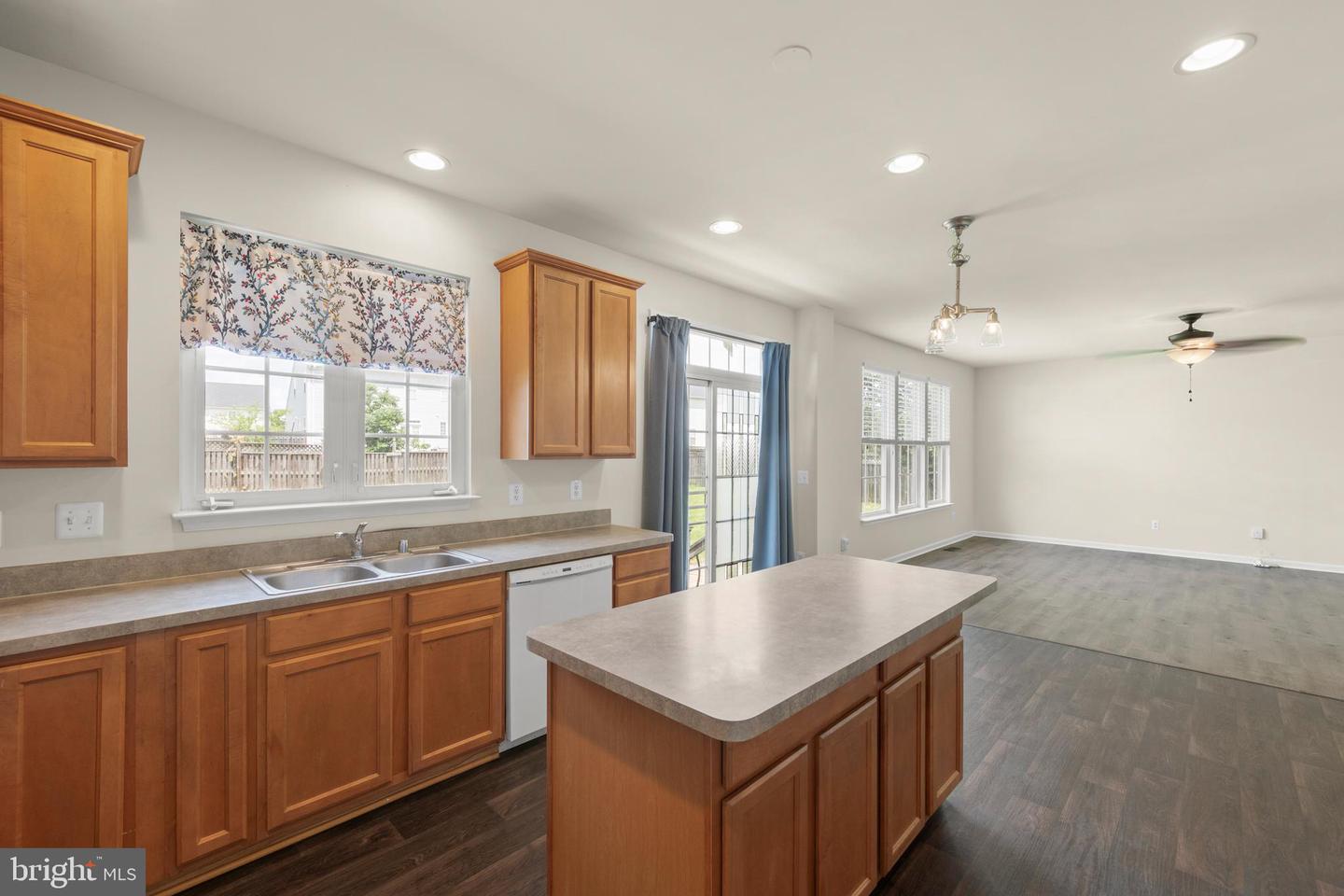 305 CHELTENHAM DR, STEPHENS CITY, Virginia 22655, 4 Bedrooms Bedrooms, ,3 BathroomsBathrooms,Residential,For sale,305 CHELTENHAM DR,VAFV2035282 MLS # VAFV2035282