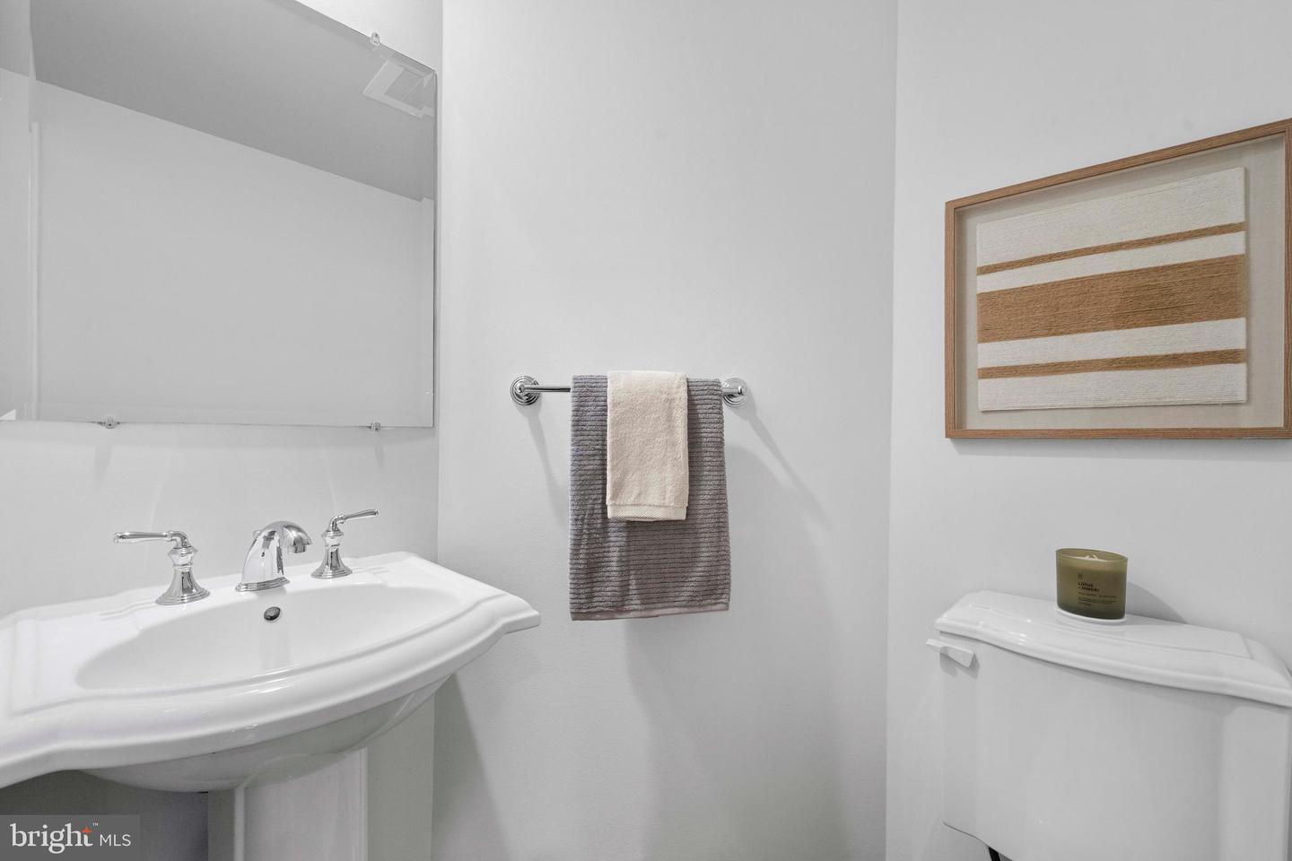 3625 10TH ST N #303, ARLINGTON, Virginia 22201, 2 Bedrooms Bedrooms, ,2 BathroomsBathrooms,Residential,For sale,3625 10TH ST N #303,VAAR2060256 MLS # VAAR2060256