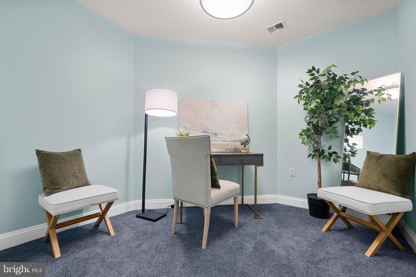 3625 10TH ST N #303, ARLINGTON, Virginia 22201, 2 Bedrooms Bedrooms, ,2 BathroomsBathrooms,Residential,For sale,3625 10TH ST N #303,VAAR2060256 MLS # VAAR2060256