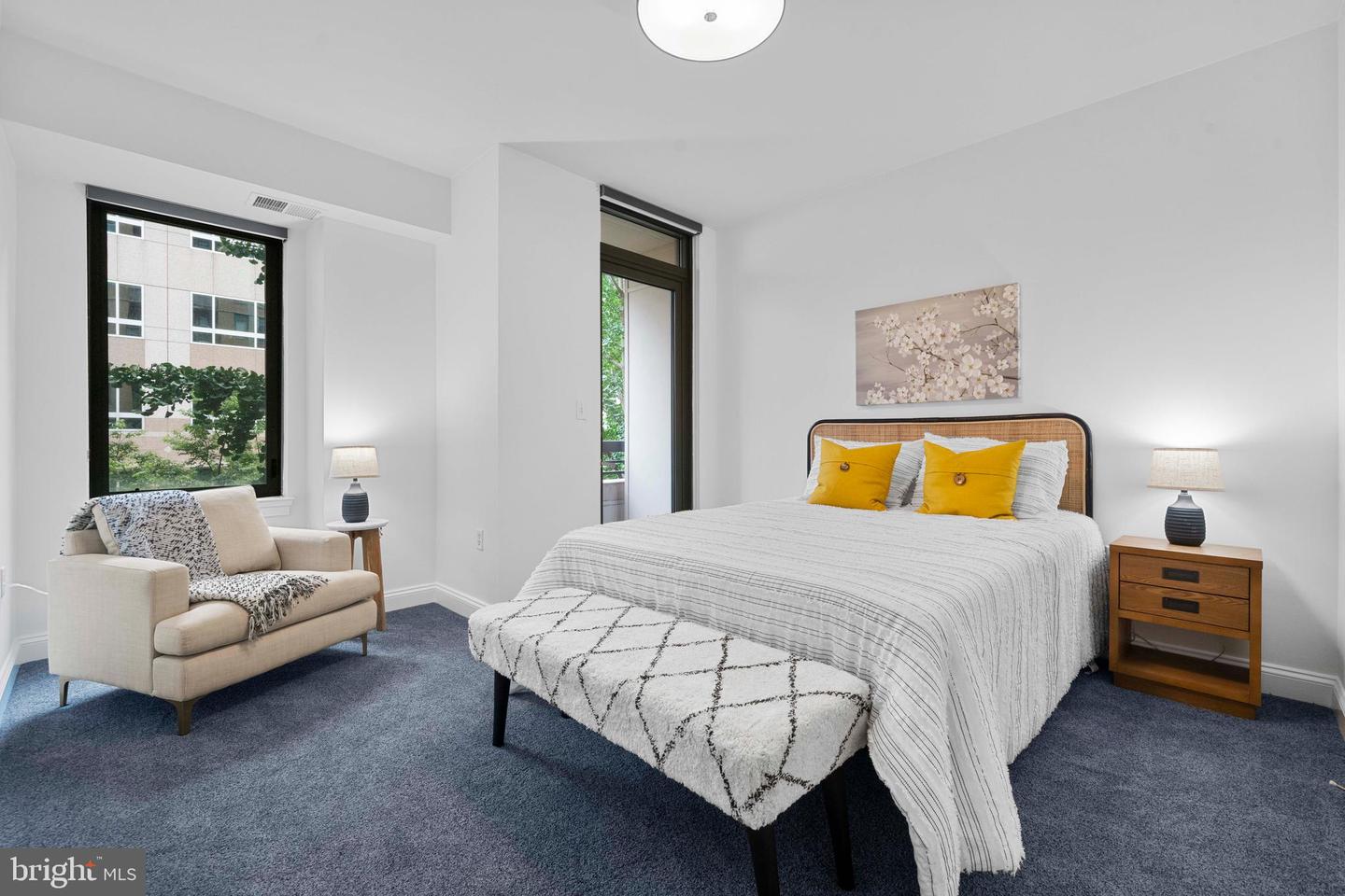 3625 10TH ST N #303, ARLINGTON, Virginia 22201, 2 Bedrooms Bedrooms, ,2 BathroomsBathrooms,Residential,For sale,3625 10TH ST N #303,VAAR2060256 MLS # VAAR2060256