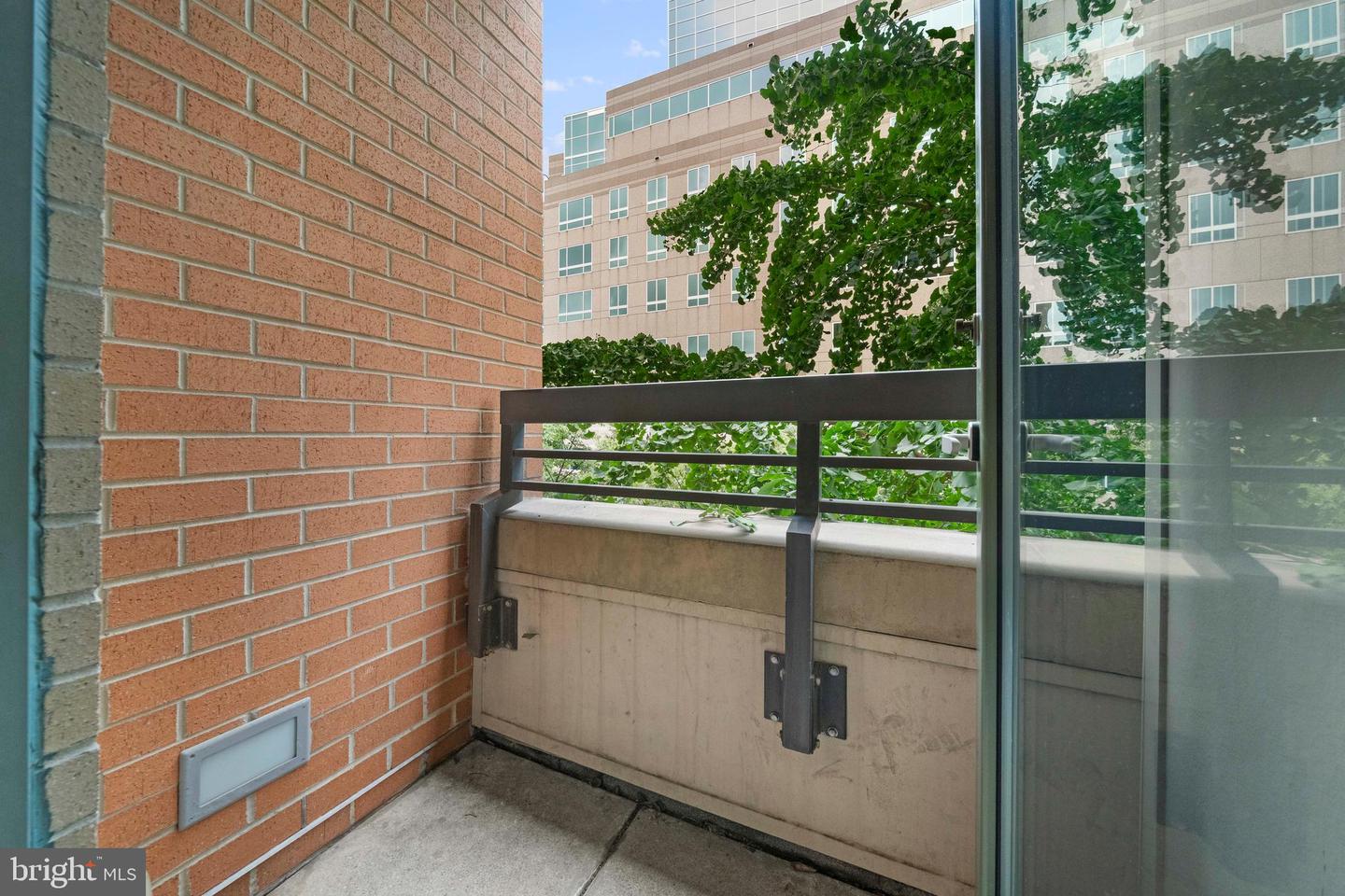 3625 10TH ST N #303, ARLINGTON, Virginia 22201, 2 Bedrooms Bedrooms, ,2 BathroomsBathrooms,Residential,For sale,3625 10TH ST N #303,VAAR2060256 MLS # VAAR2060256