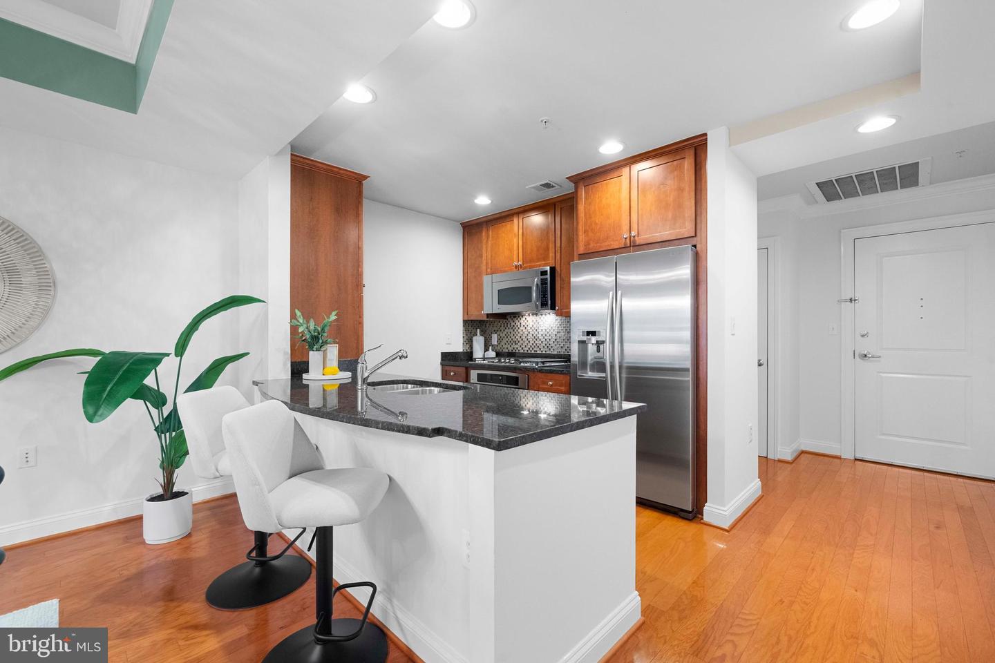 3625 10TH ST N #303, ARLINGTON, Virginia 22201, 2 Bedrooms Bedrooms, ,2 BathroomsBathrooms,Residential,For sale,3625 10TH ST N #303,VAAR2060256 MLS # VAAR2060256