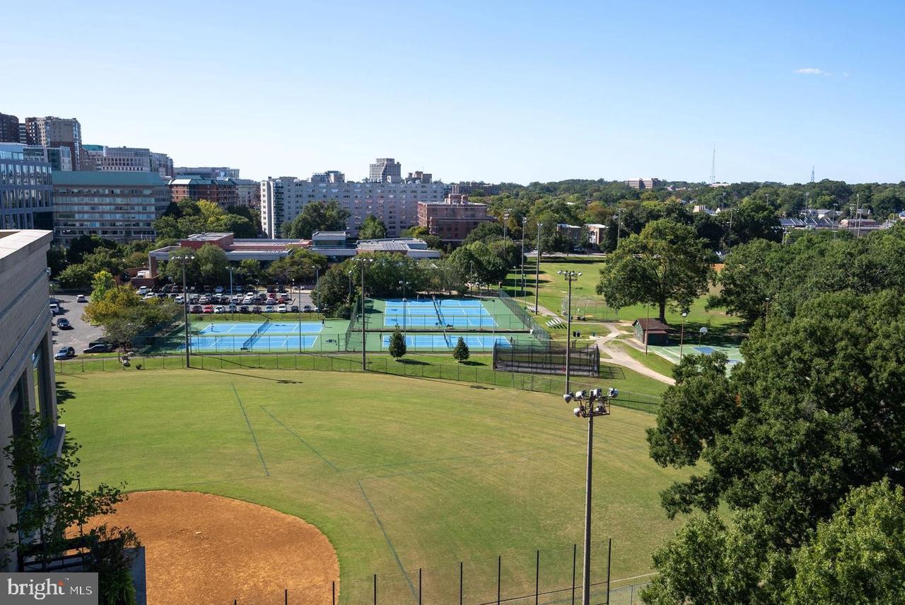 3625 10TH ST N #303, ARLINGTON, Virginia 22201, 2 Bedrooms Bedrooms, ,2 BathroomsBathrooms,Residential,For sale,3625 10TH ST N #303,VAAR2060256 MLS # VAAR2060256